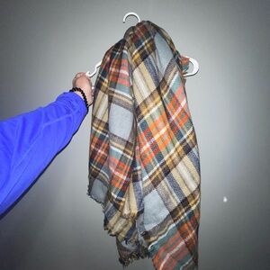 Chunky Plaid Blanket Scarf
